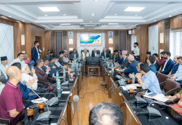 उर्जा क्षेत्रमा लगानीमैत्री वातावरण बनाउन सरकार गम्भीर छ : मन्त्री खड्का