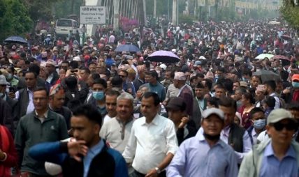 सरकारले माग पूरा नगरे भन्दै शिक्षकहरुद्धारा चरणबद्ध आन्दोलनको घोषणा