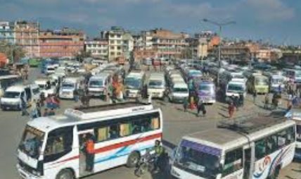 अनिश्चितकालीन यातायात बन्दको घोषणा, यात्रुहरू मर्कामा