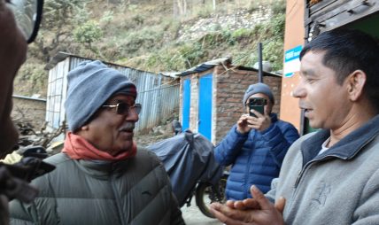 रुकुम पूर्वमा प्रचण्डको मोर्निङ वकसँगै घरदैलो अभियान