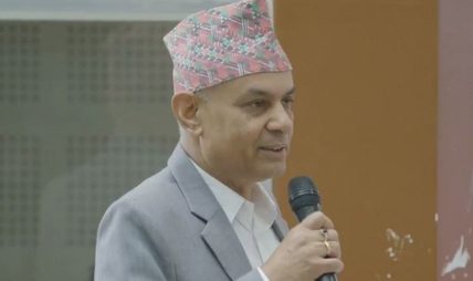 सर्वोच्च जाने स्थगित गर्दै  कांग्रेसका पूर्वसांसदहरू